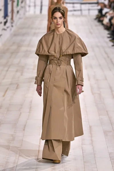 Look 4